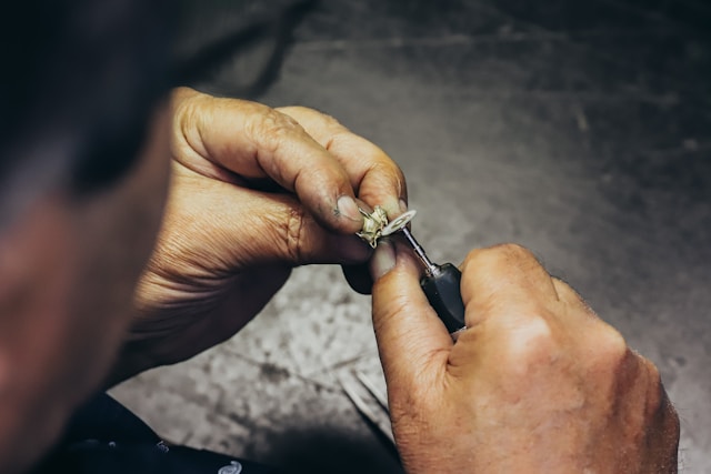 Schmuck Reparatur
